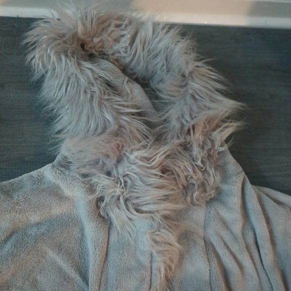 NWOT - Pottery Barn teen faux robe  gray - Picture 4 of 7